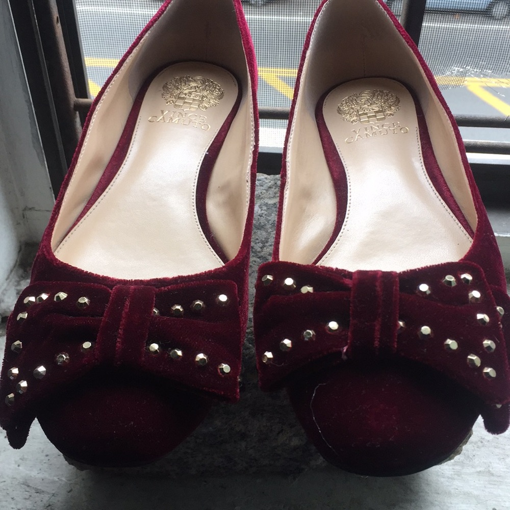 Vince Camuto flats price negotiable! Send offer